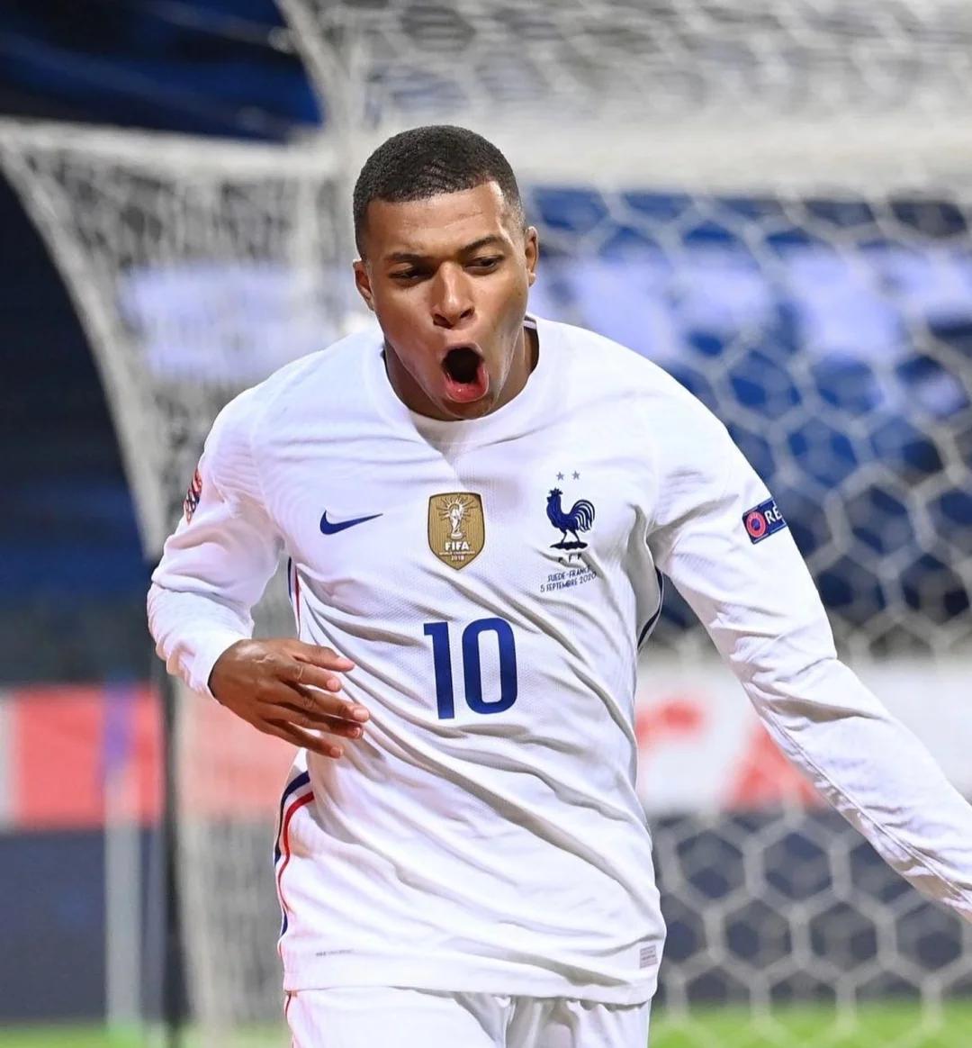 前教练：萨内性格非常敏感，纳格尔斯曼不应该公开说他