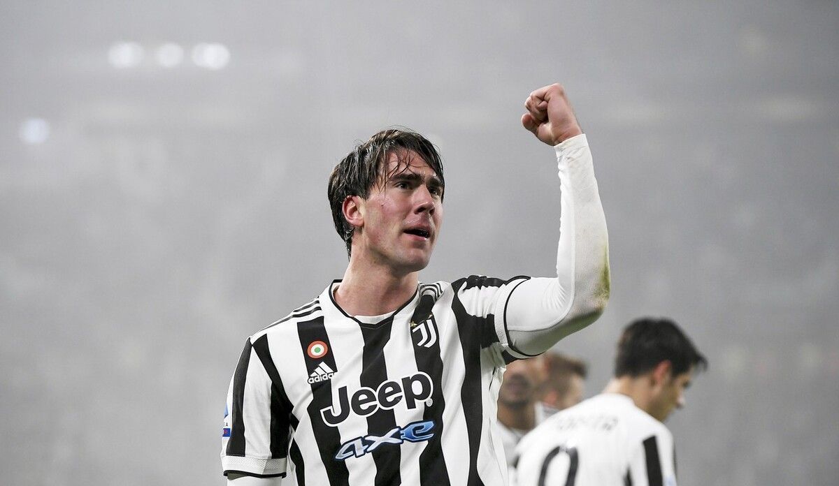 欧冠赛场精彩瞬间：皇马2-1取胜,